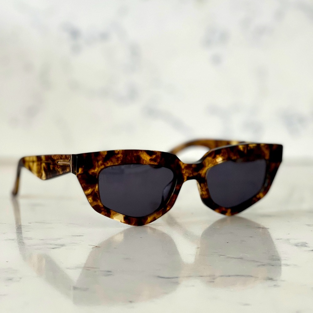 Dezi On Read Sunglasses